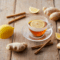 immagine con una bevanda solubile ginseng e limone intorno
